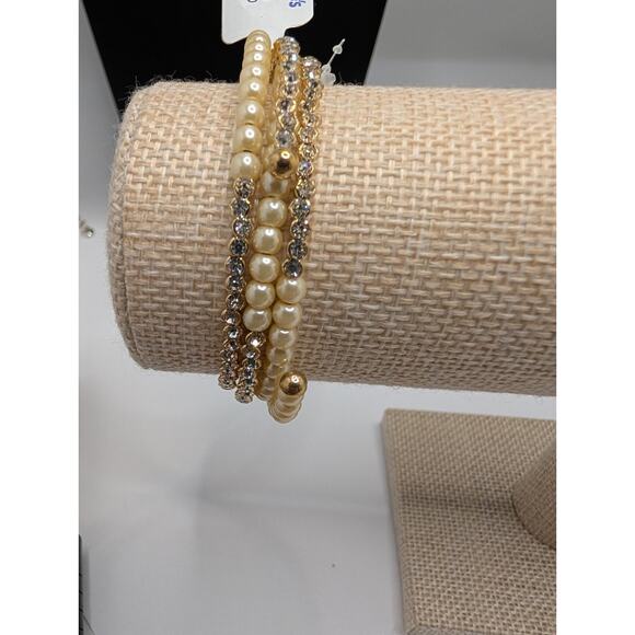 Claire's Pearl and Rhinestone Coil Bracelet Gold Tone Adjustable NWT - Picture 3 of 5
